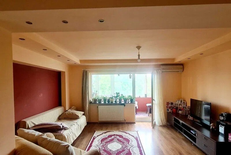 Lacul Tei x Parcul Circului, metrou Stefan cel mare 12 min