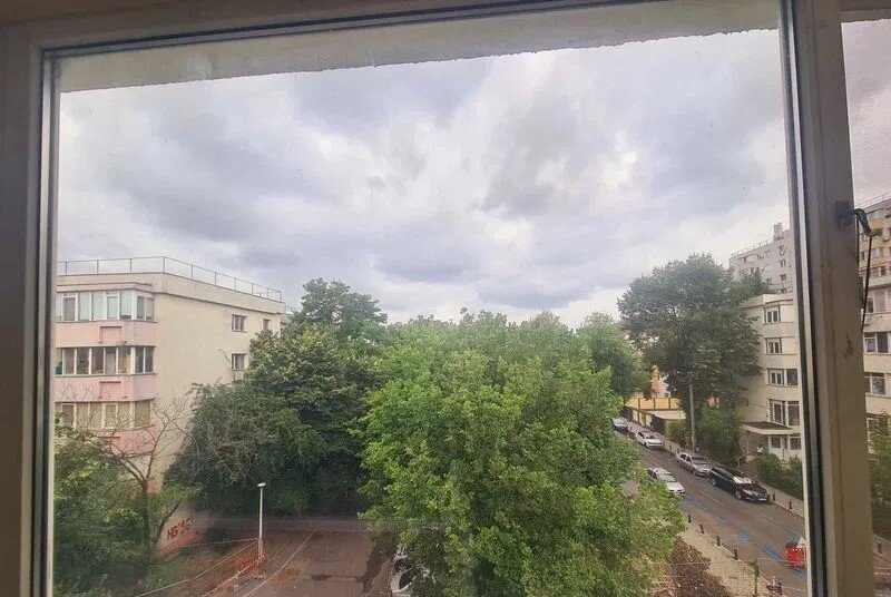 Lacul Tei x Parcul Circului, metrou Stefan cel mare 12 min